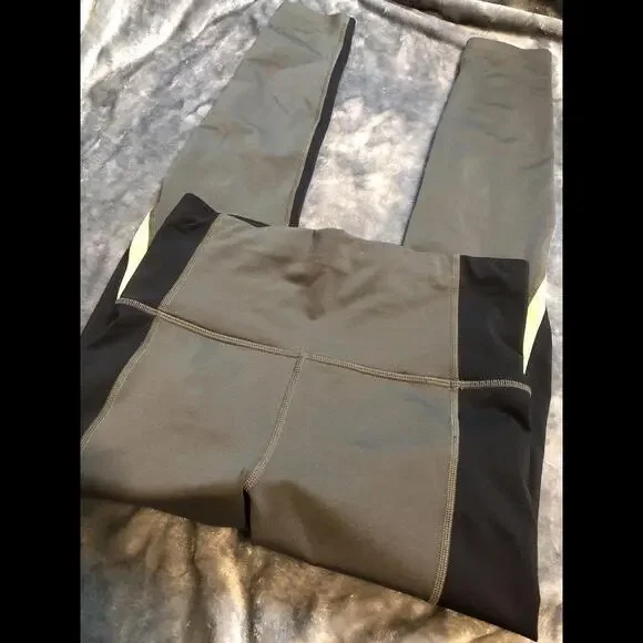 Athleta Spar Colorblock 7/8 Tight Legging Green & Black XS - Picture 3 of 5